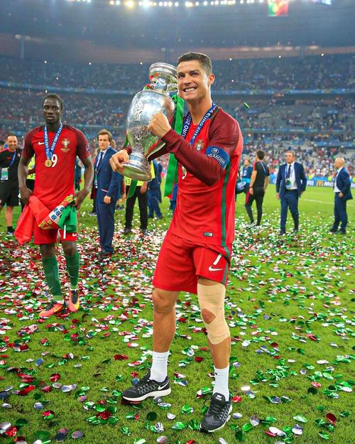 阿切尔比：巴斯托尼、巴雷拉和迪马尔科“傻”得可爱（阿切尔比：巴斯托尼、巴雷拉和迪马尔科的憨萌让人喜爱）