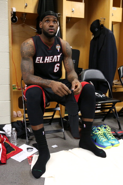 加盟曼城仅5个月！曝23岁国脚不满坐冷板凳 冬窗申请离队（来曼城才5个月 23岁国脚难忍久坐冷板凳拟冬窗申请离队）