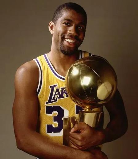 米兰达：很少有人能和斯帕莱蒂关系好，他的为人我还是不说了（米兰达：与斯帕莱蒂相处者寥寥，他的人品不便置评）